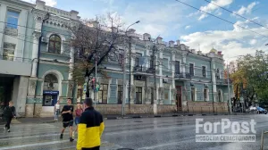 Историческое здание банка в столице Крыма продолжат обновлять за сотни миллионов рублей 