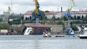 Затонувший в Севастопольской бухте плавкран планируют убрать до зимы