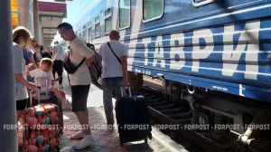 Три поезда на материк отстают от графика из-за ограничений на Крымском мосту