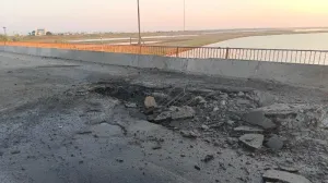Автомобильное движение через Джанкой закрыто из-за повреждения моста