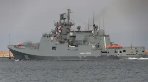 Российский фрегат открыл огонь при сближении с британской яхтой: подробности