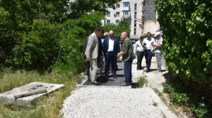 Жители одного из крупнейших районов Севастополя попросили новые парковки