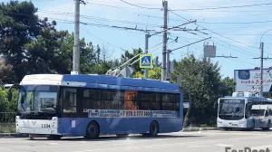 Почему в Севастополе во время тревог продолжает стоять общественный транспорт