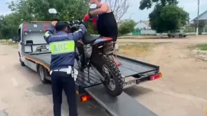 После новых ограничений в Крыму за сутки поймали десятки подростков на мопедах