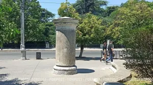 Отмена гастролей помогла Севастополю добраться до ремонта афишных тумб 