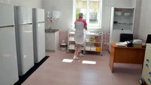 В Крыму поликлиники начали бесплатно хранить лекарства жителей в холодильниках