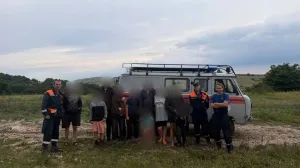 В Севастополе спасли мужчину, упавшего со скалы, в Крыму — 10 туристов из грязи