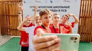 Школьники Севастополя завершили летнюю работу в ИТ ПСБ