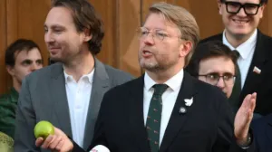 «Яблоко» сняли с выборов в Госдуму после заявления «Родины»