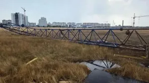 В Евпатории крановщица пострадала при падении башенного крана
