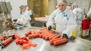 Севастопольцев не оставят без колбасы