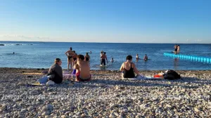 Дождь дождём, но купальному сезону в Севастополе быть