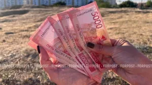 Лето прошло, денег нет: как россияне восстанавливают свой бюджет после отпуска