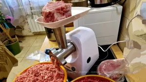 Россияне стали есть рекордно много мяса и красной рыбы