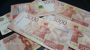 Банки начнут проверять россиян, которые вносят на счёт много налички