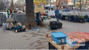 Грязная торговля обнуляет ремонт проспекта Генерала Острякова в Севастополе 