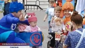 В Севастополе состоялся парад колясок