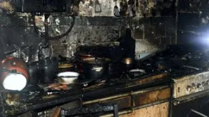 На пожаре в Севастополе 10 человек эвакуировали, одного сняли с балкона, один погиб