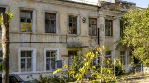 Список аварийного жилья в Севастополе стал длиннее