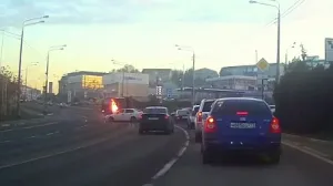 В Севастополе женщина с огоньком въехала в грузовик 