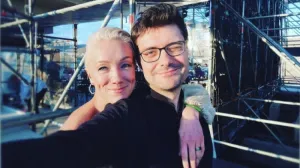 Сказка для Толстого: Дарья Мороз привезла в Севастополь «Чёрную курицу»