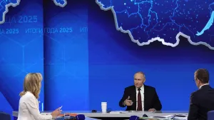 Губернатор Севастополя смотрел прямую линию Путина из укрытия