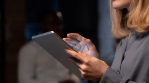 Путин поручил развивать 5G и обеспечить учителей и врачей скорой помощи планшетами