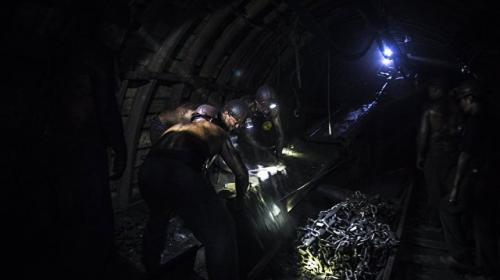 ForPost - В Макеевке обрушилась кровля шахты, под завалами оказались два горняка