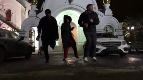 ForPost - Собчак удалила видео с танцами возле храма