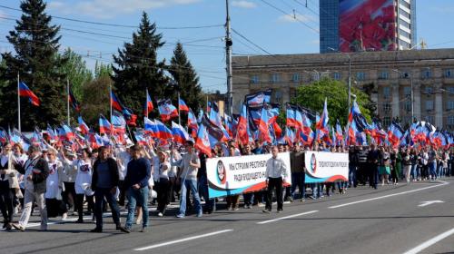 ForPost - Шествие по случаю Дня Республики в Донецке объединило свыше 35 тысяч жителей Донбасса