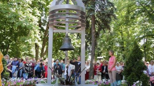 ForPost - В Луганске почтили память жертв варварского авиаудара ВСУ