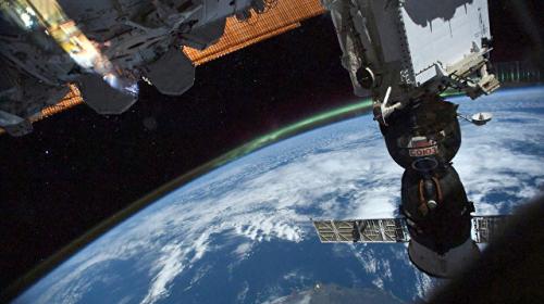 ForPost - Источник: космонавтам поручили найти следы сверления на корабле 
