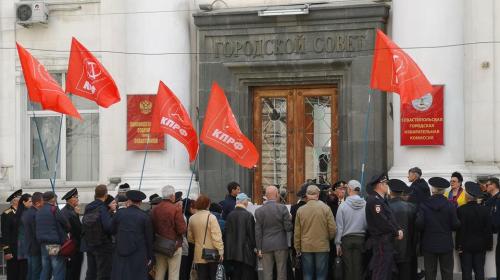 ForPost- Губернатор Севастополя спровоцировал пикет против «Единой России» 