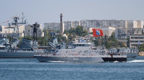 ForPost- На параде в Севастополе показали мощь и доблесть ВМФ России 