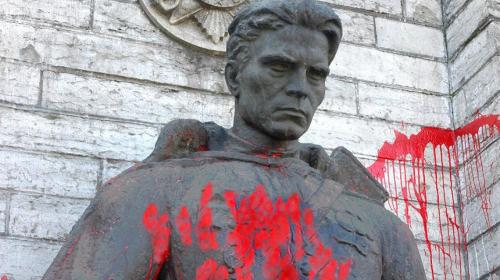 ForPost- Севастопольские политики ратуют за лишение свободы для разрушителей памятников 