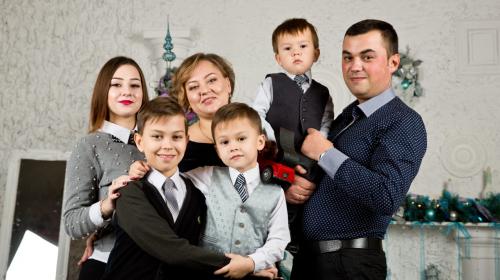 ForPost- Военно-морская семья из Севастополя участвует в конкурсе «Семья года»