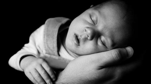 ForPost- Крымский священник усыновил и вылечил брошенного матерью младенца