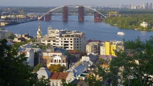 ForPost - Слышны также выстрелы: в Киеве произошла массовая драка с поножовщиной