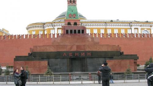 ForPost - В Госдуме рассказали, когда будет похоронен Ленин