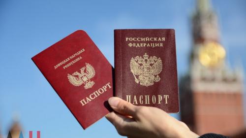 ForPost - Песков: предоставляя гражданство жителям Донбасса, Россия защищает этнических русских