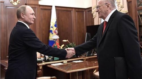 ForPost - Путин наградил Жириновского орденом