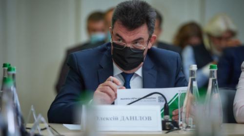 ForPost - Киев ввел санкции против 100 граждан Украины