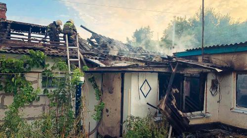 ForPost- Севастополец выбрался из горящего дома через окно