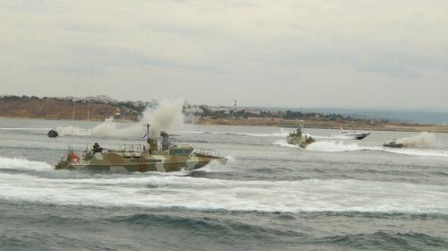 ForPost- «Рапторы» Черноморского флота перехватили неопознанные катера в Чёрном море
