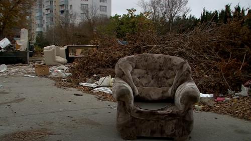 ForPost- Масштабная свалка с удобствами раскинулась рядом с парком Победы в Севастополе