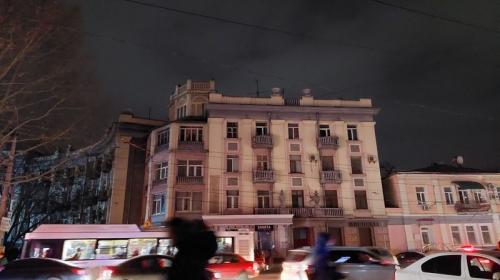 ForPost- Невиданной силы шторм в Крыму валит деревья и обесточивает целые районы