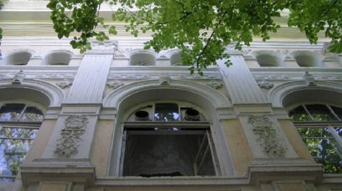 ForPost- Почему 100-летнюю гостиницу в Крыму будет реставрировать Минздрав