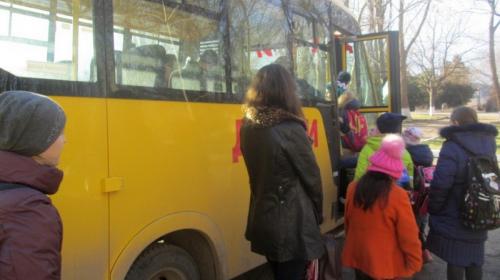 ForPost- На востоке Крыма школьники после занятий вынуждены ездить на такси