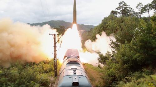 ForPost- В Северной Корее рассказали о запуске ракет с железнодорожных платформ