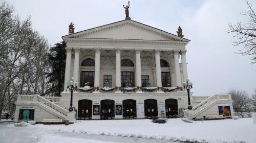 ForPost - Севастопольский театр им. Луначарского закрывают до 2025 года